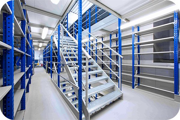 01-Magazzino-scaffalature.jpg